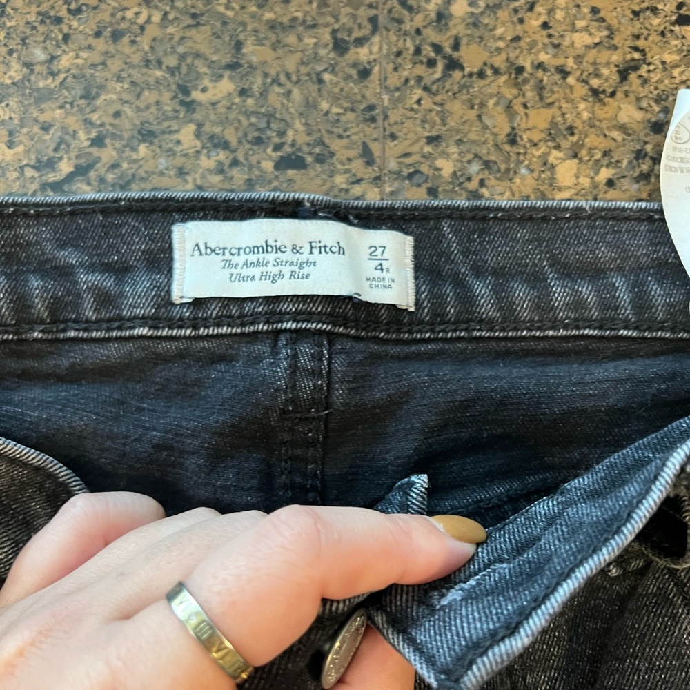 Abercrombie ankle straight ultra high rise